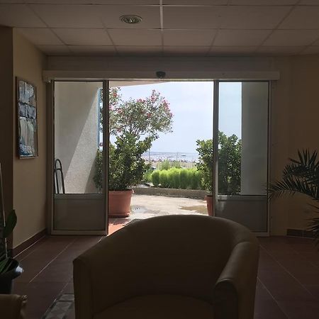Hotel La Rosa Negra Ulcinj Bagian luar foto