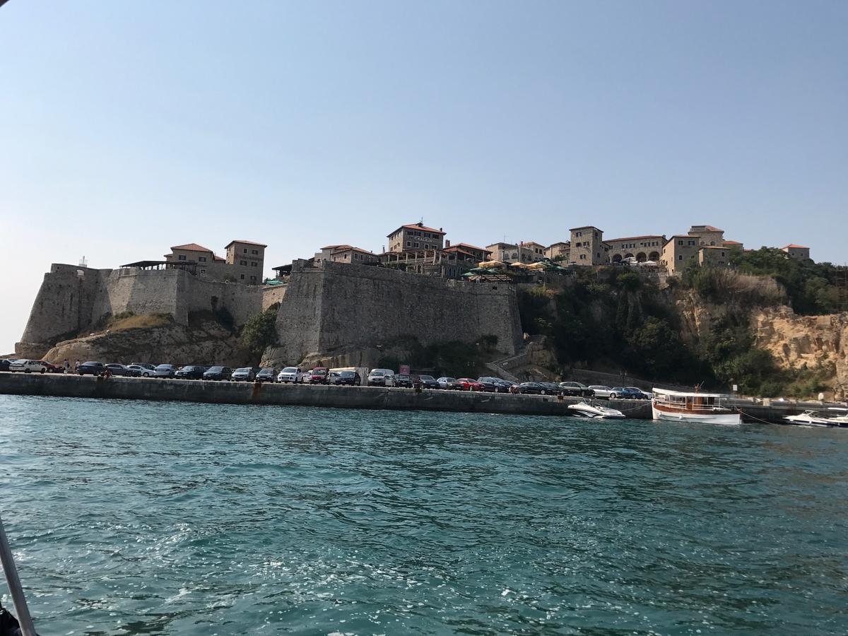 Hotel La Rosa Negra Ulcinj Bagian luar foto