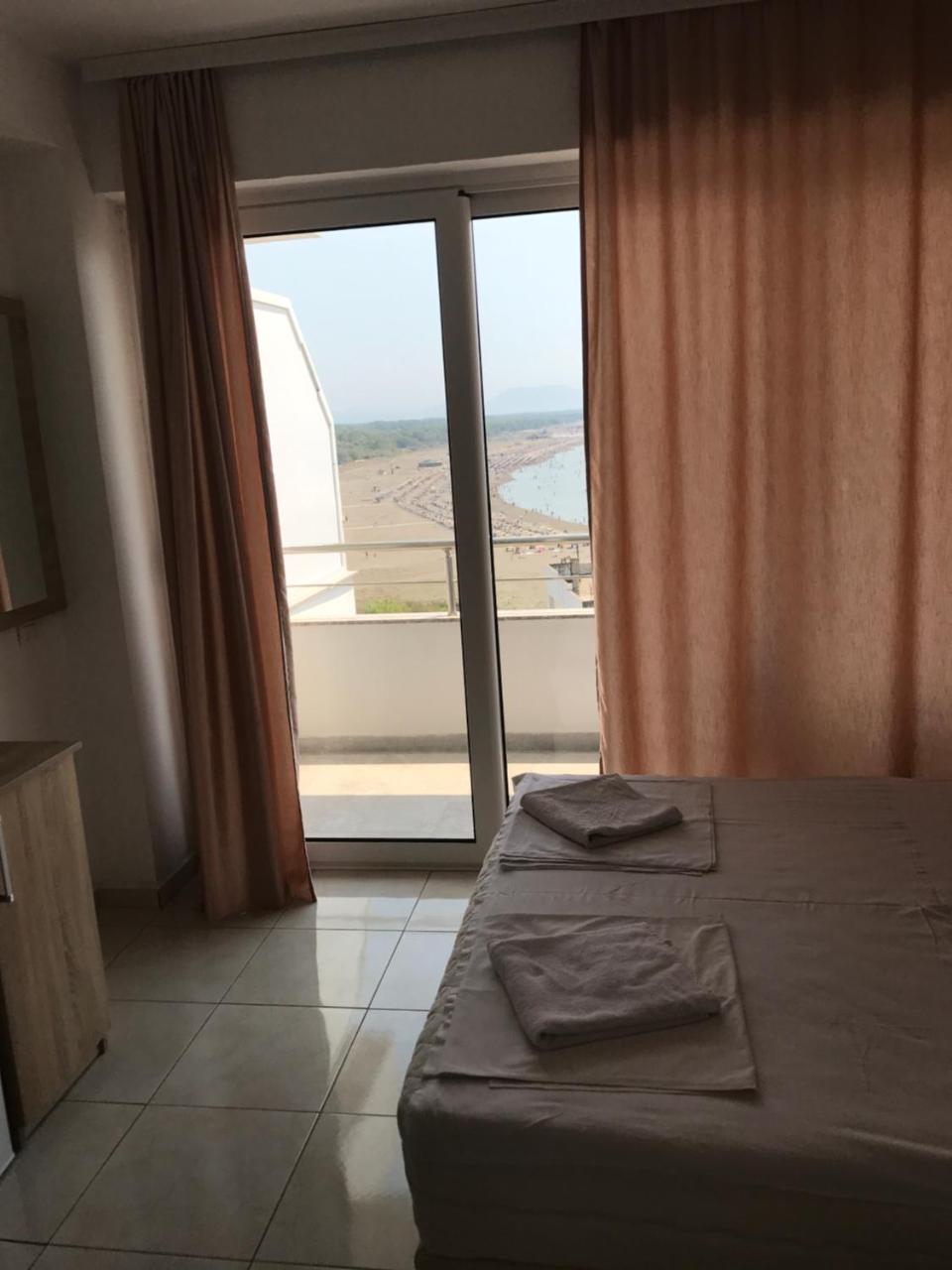 Hotel La Rosa Negra Ulcinj Bagian luar foto