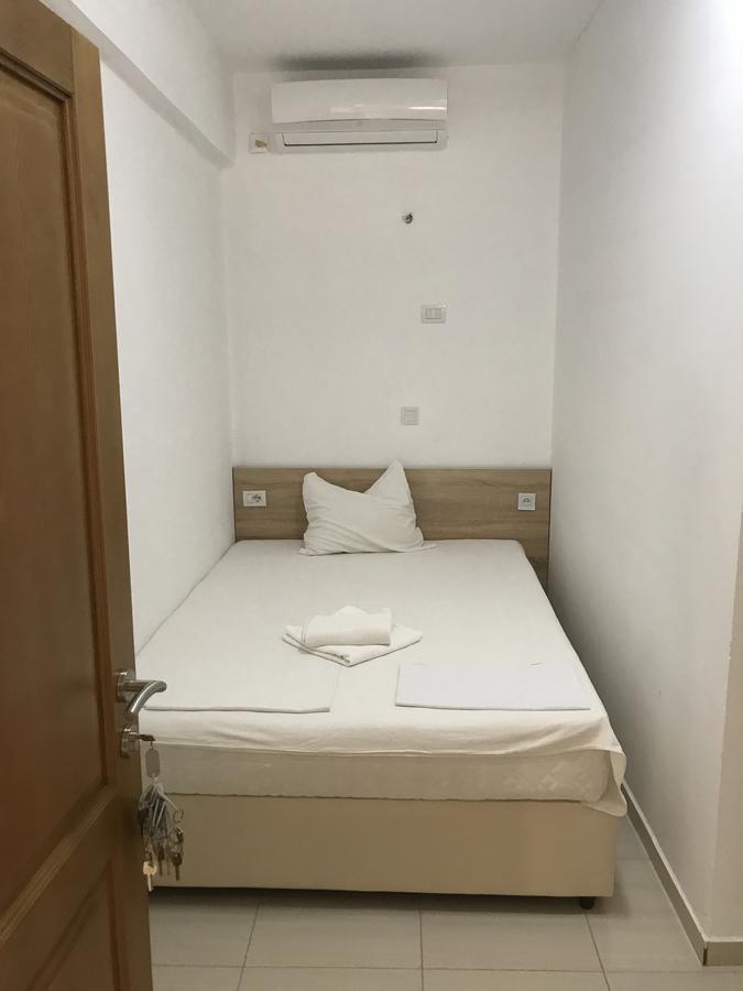 Hotel La Rosa Negra Ulcinj Bagian luar foto